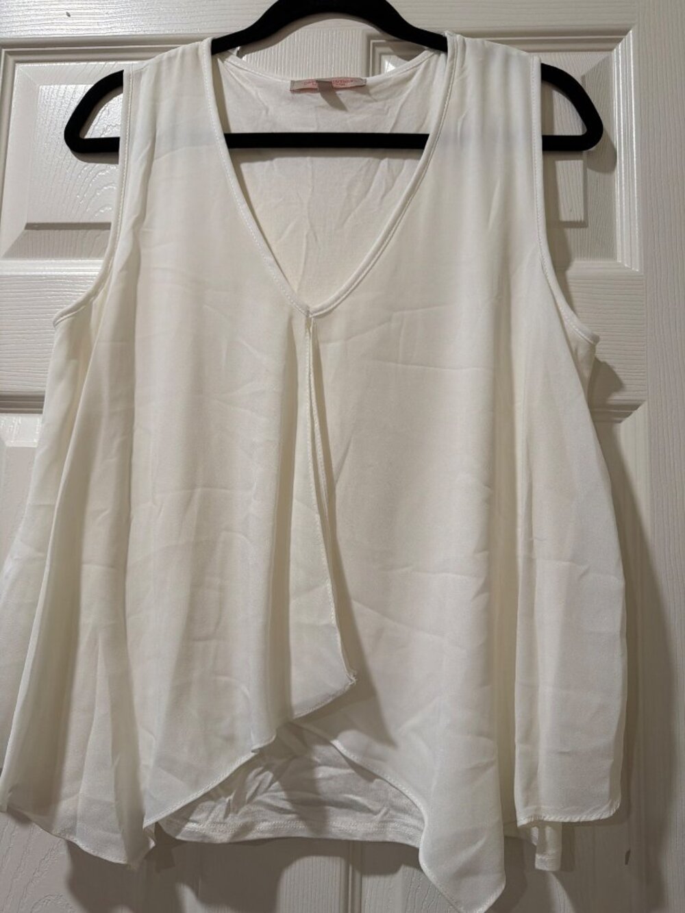 Sleeveless White Asymmetrical Hem Top By Casual Couture Size L Rayon-Blend Made